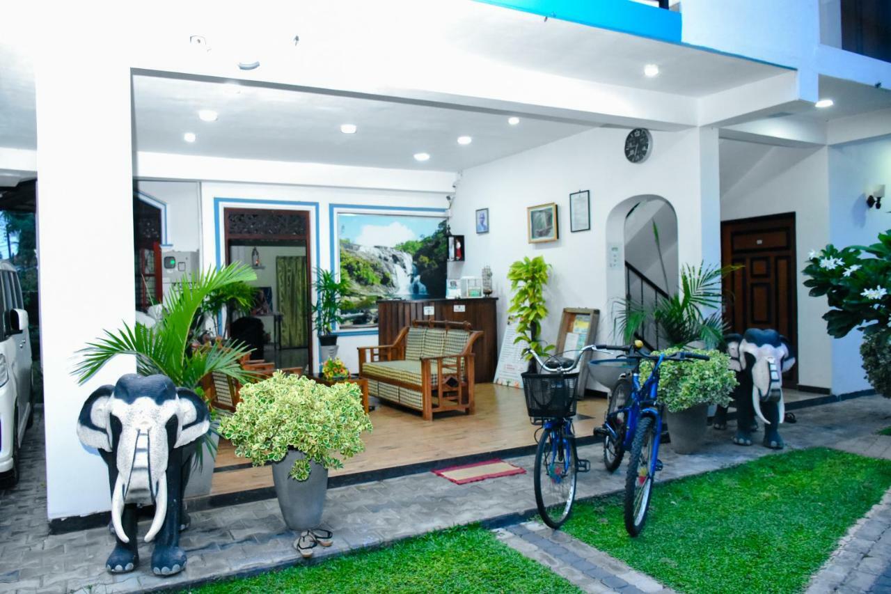Nebula Residence Negombo Exterior photo